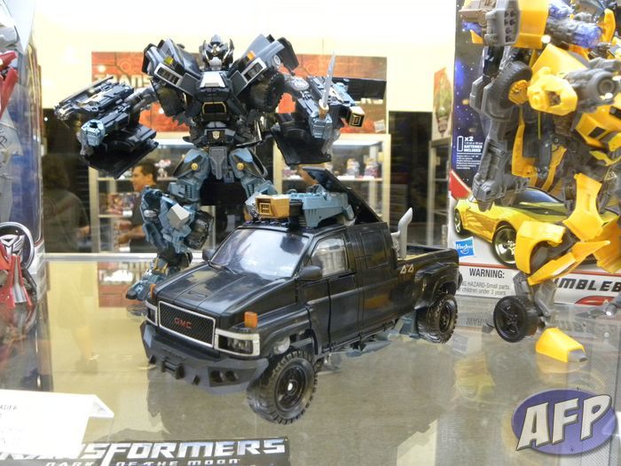 transformers dark of the moon shockwave vehicle. I hope they do a Shockwave and