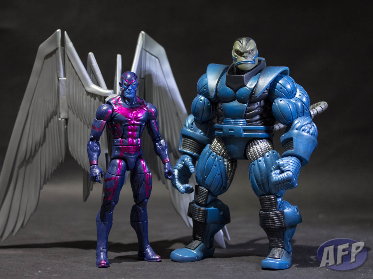 Hasbro Marvel Legends 2013 Wave 1 Wolverine and Archangel