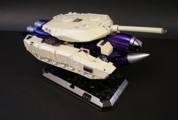 Transformers Masterpiece Blitzwing 2