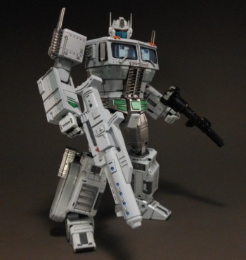 Transformers Masterpiece Ultra Magnus 1