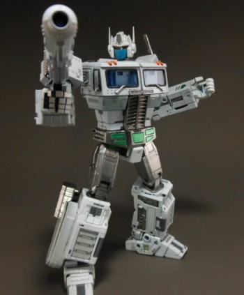 Transformers Masterpiece Ultra Magnus 2