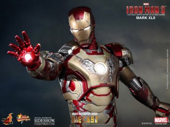 Iron Man Mark XLII by Hot Toys