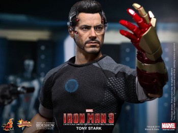 Tony Stark by Hot Toys