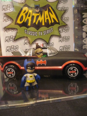 Mezco Batman 1966 3