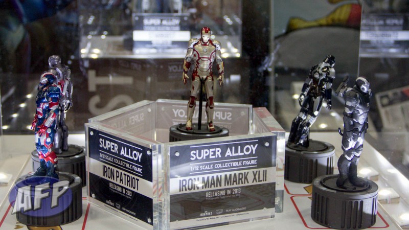Play Imaginative Super Alloy Marvel and DC (7 of 12)