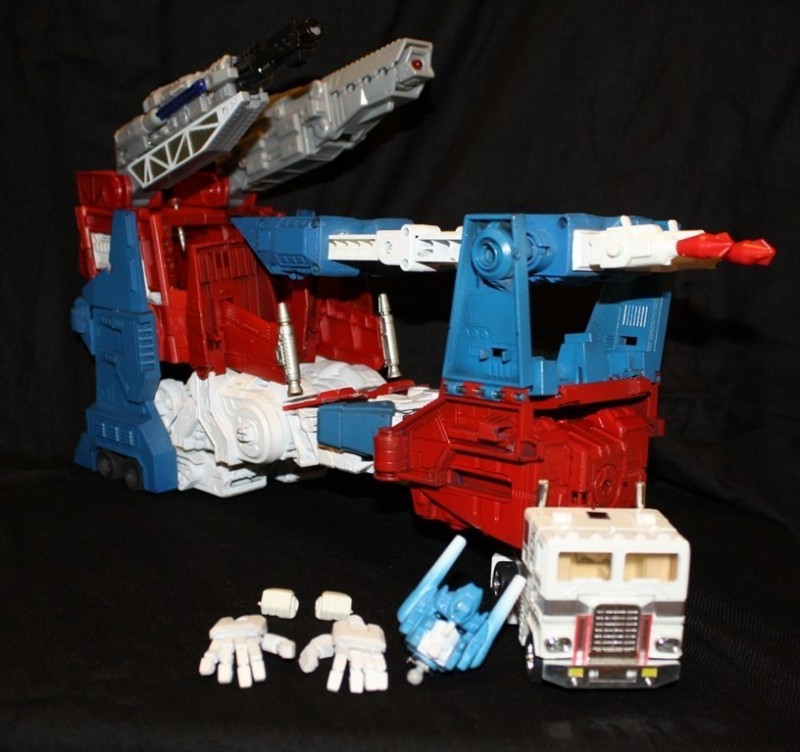 Transformers Masterpiece Ultra Magnus 2