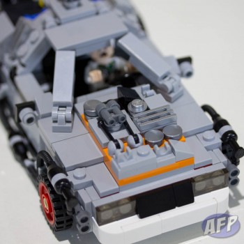 Lego Back to the Future DeLorean Time Machine (11 of 14)