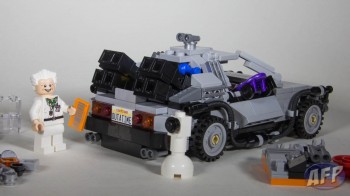 Lego Back to the Future DeLorean Time Machine (8 of 14)