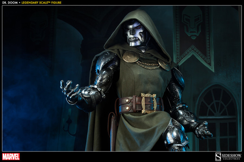 Doctor Doom Legendary Scale Figure by Sideshow Collectibles 05