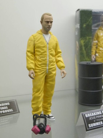 Mezco Breaking Bad 1 - ToyArk.com