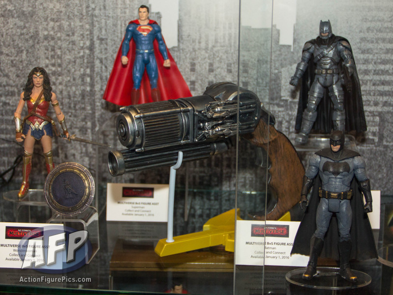 SDCC 2015 Mattel DC Multiverse Batman v Superman (Grappling Gun) Collect and Connect Wave (1 of 11)